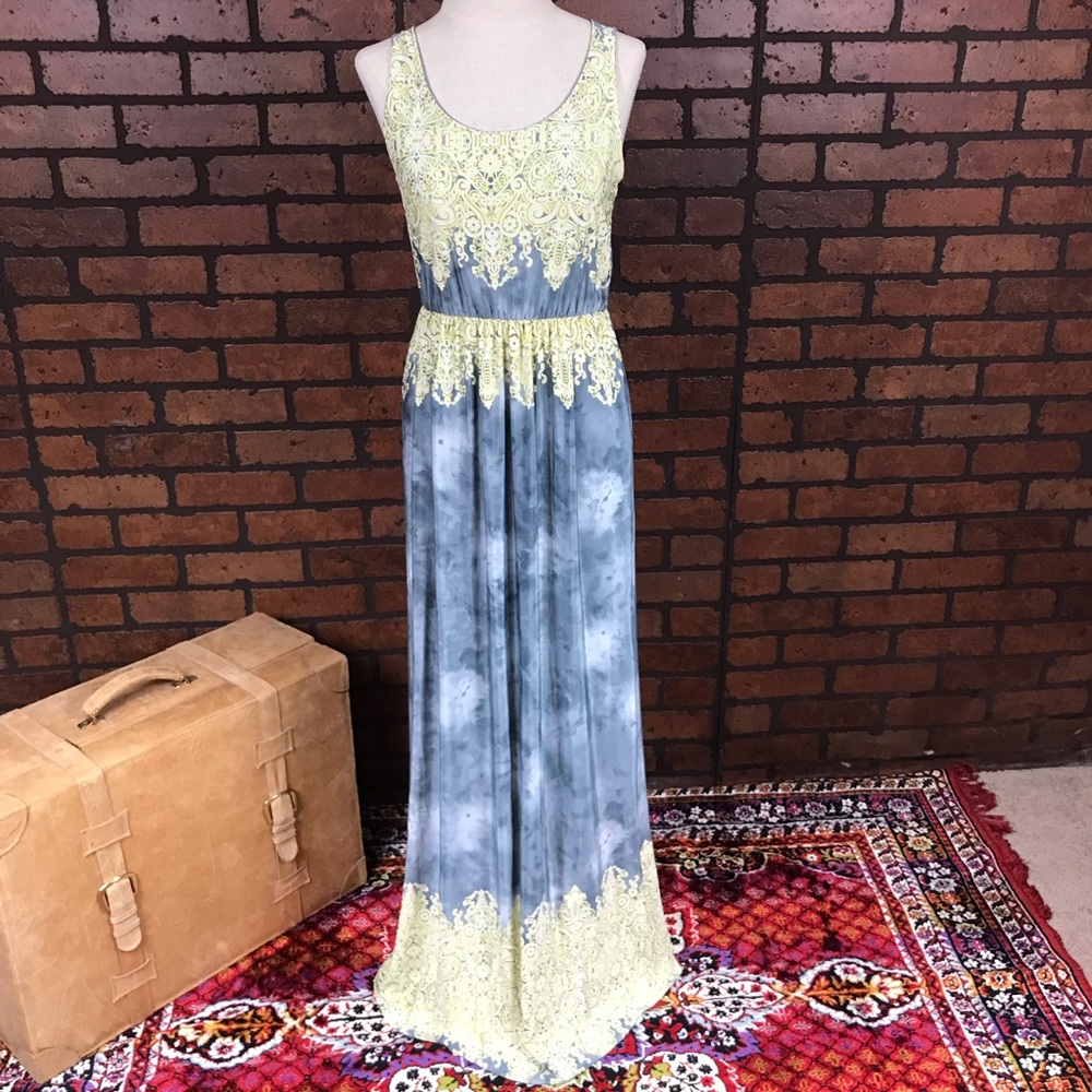 STUNNING Maxi Dress